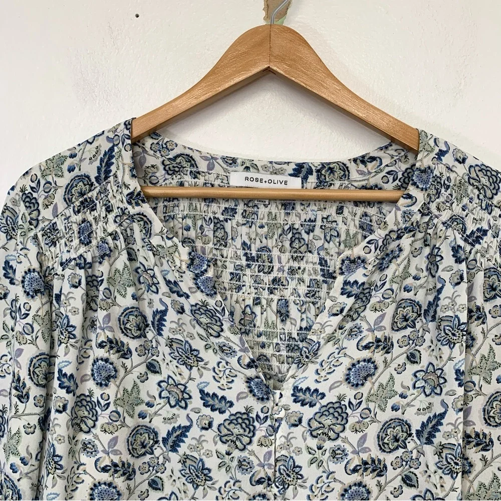 Rose & Olive Blouse 1X Button Front Blue Floral Smocking Flowy Light Office Work - Picture 2 of 11